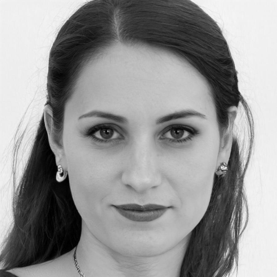 Ffion Kendrick explaining financial statement analysis